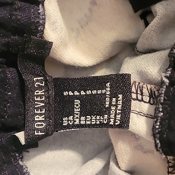 Forever 21 Shorts Small - Picture 3 of 3